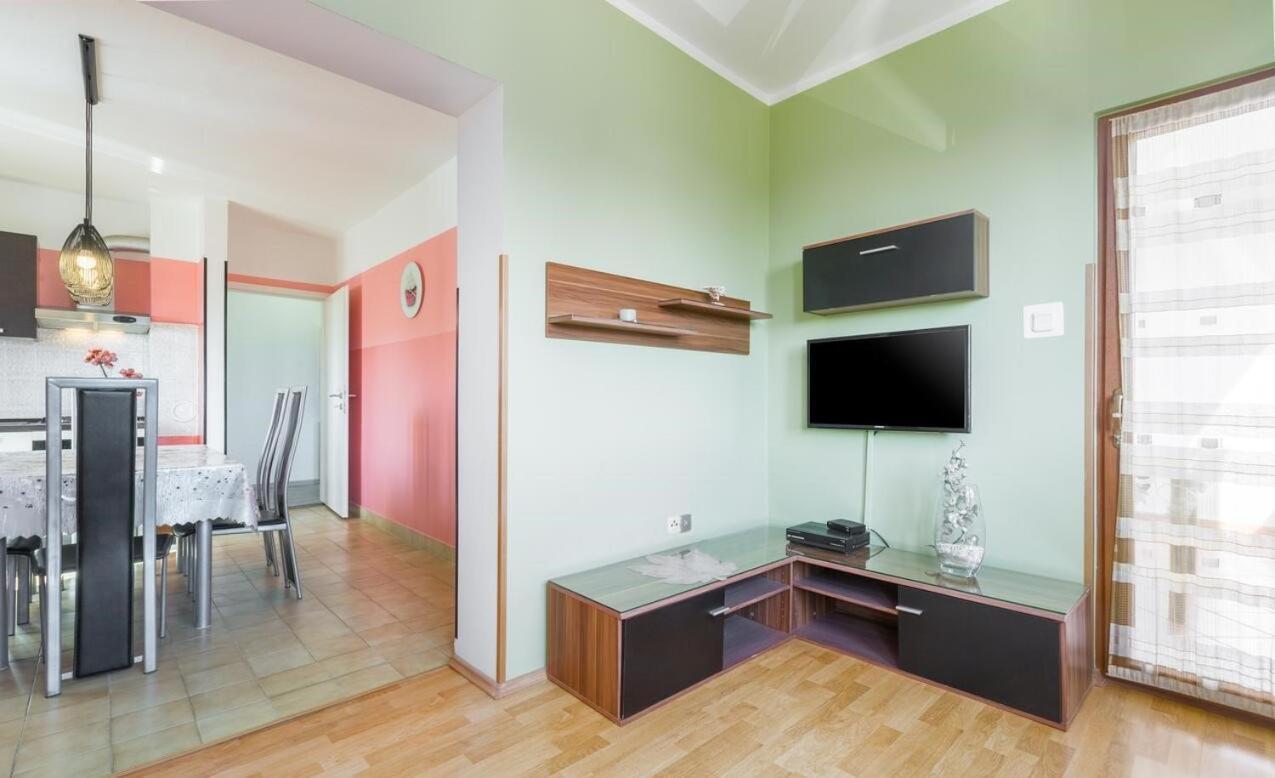 Spacious New App For 5 Persons, Close Beach&City Poreč Exterior foto